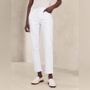 NWT! Banana Republic Pure White Girlfriend Jeans - Size 34/18 🩷